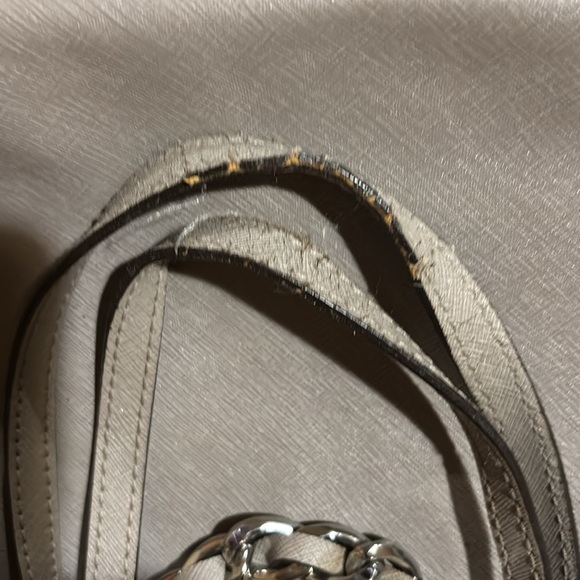 Michael Kors Cream Tote with Elegant Chain Accents - Picture 5 of 5